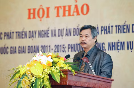 TS. Nguyễn Hồng Minh.