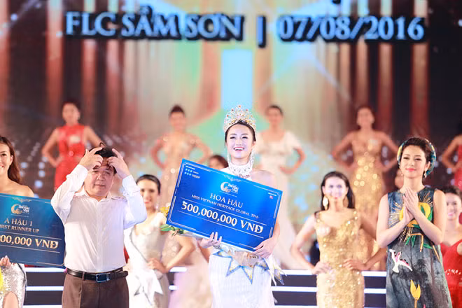 Trần Thu Ngân đăng quang ngôi vị Hoa hậu Bản sắc Việt toàn cầu năm 2016.