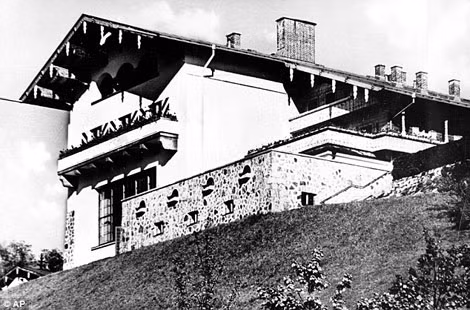 Ngôi nhà Berghof của Hitler. Ngôi nhà Berghof của Hitler.