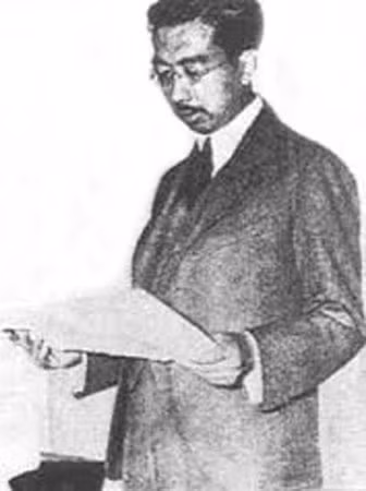 Nhật hoàng Hirohito đọc lời tuyên bố đầu hàng Đồng minh.