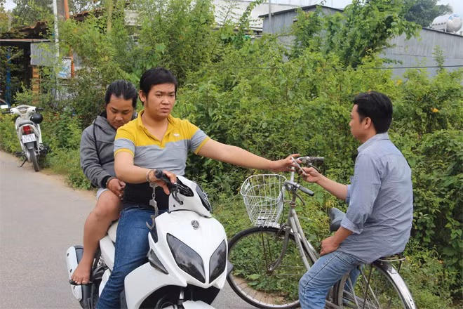 Hiện trường Hổ chở Cu Em thực hiện hành vi cướp giật.