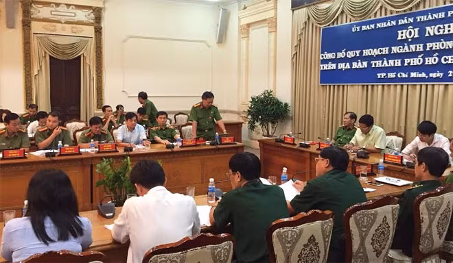 Đại tá Nguyễn Mạnh Hội- Phó Cục trưởng Cục Cảnh sát PCCC&CHCN Bộ Công an phát biểu tại hội nghị.