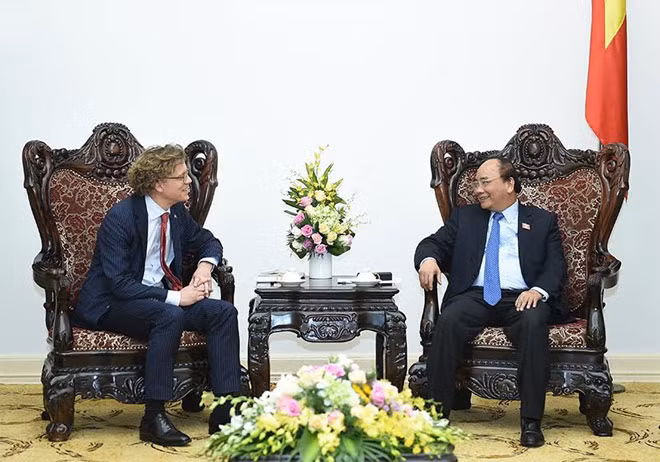 Thủ tướng Nguyễn Xuân Phúc tiếp Đại sứ Thụy Điển Pereric Hogberg. Thủ tướng Nguyễn Xuân Phúc tiếp Đại sứ Thụy Điển Pereric Hogberg.