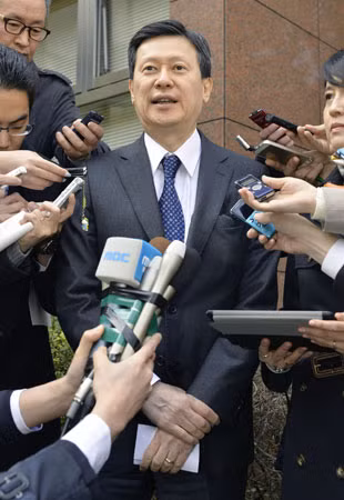 Ông Shin Dong Joo, con trai cả của người sáng lập Tập đoàn Lotte. Ảnh: Japan Times. Ông Shin Dong Joo, con trai cả của người sáng lập Tập đoàn Lotte. Ảnh: Japan Times.