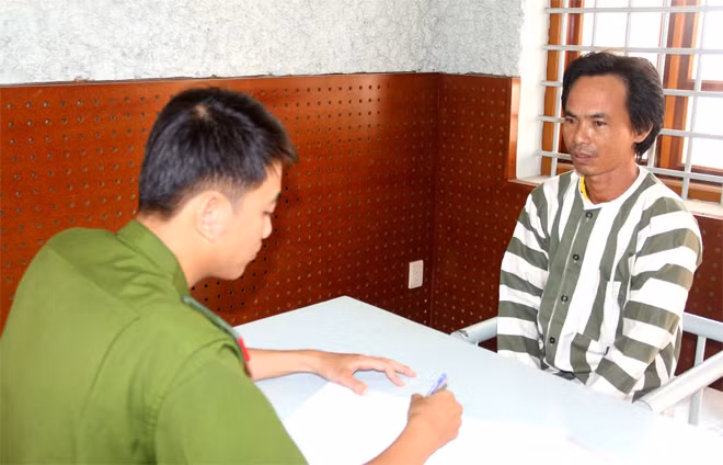 Dương Văn Rặc tại cơ quan điều tra.