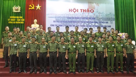Đại biểu tham dự Hội nghị.