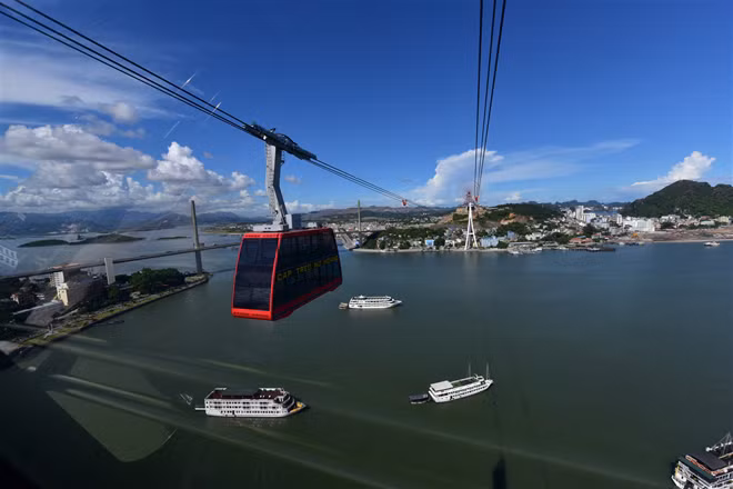 Cáp treo nữ hoàng ở Hạ Long.