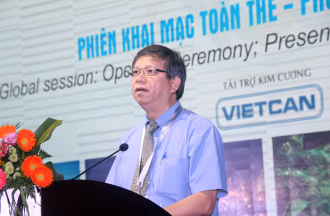 TS Lokky Wai, Trưởng đại diện Tổ chức Y tế thế giới tại Việt Nam phát biểu tại hội nghị.