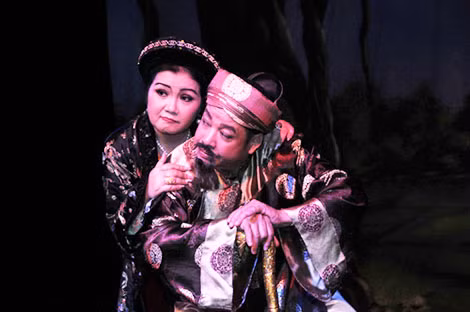 NSND Lệ Ngọc và bạn diễn trong "Cải lão hoàn đồng" - vở diễn tham gia liên hoan sân khấu cấp khu vực tại Hàn Quốc năm 2014. NSND Lệ Ngọc và bạn diễn trong "Cải lão hoàn đồng" - vở diễn tham gia liên hoan sân khấu cấp khu vực tại Hàn Quốc năm 2014.