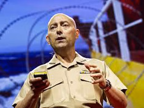 Đô đốc về hưu James Stavridis chủ trương tấn công mạng để trả đũa Nga.
