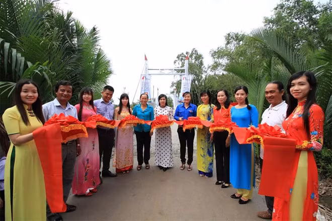 Lễ cắt băng khánh thành cây cầu Dr thanh – Hòa Đặng.
