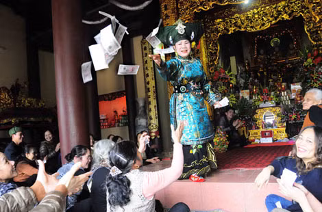 Thanh đồng phát tài ban lộc cho mọi người.