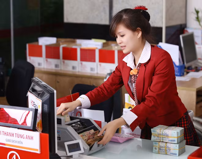 Một số ngân hàng lớn đang thực hiện giảm lãi suất huy động.