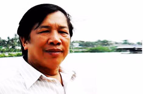 Nhà văn Khuất Quang Thụy.
