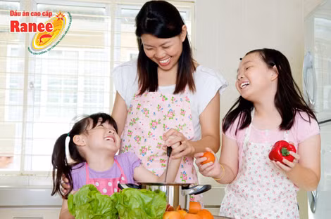 Dầu ăn Ranee được các chuyên gia dinh dưỡng khuyên dùng.