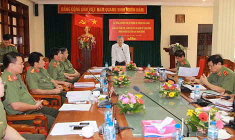 Đồng chí Cao Văn Thống điều hành buổi nghiệm thu. Đồng chí Cao Văn Thống điều hành buổi nghiệm thu.
