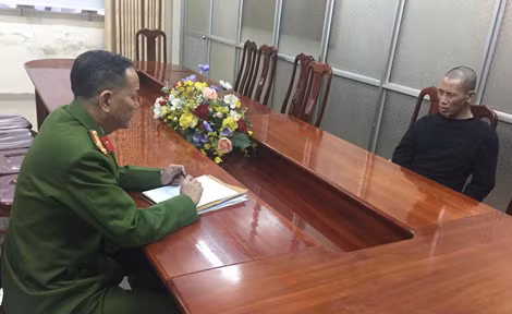 Trùm ma túy Long “cát” tại Cơ quan Công an.