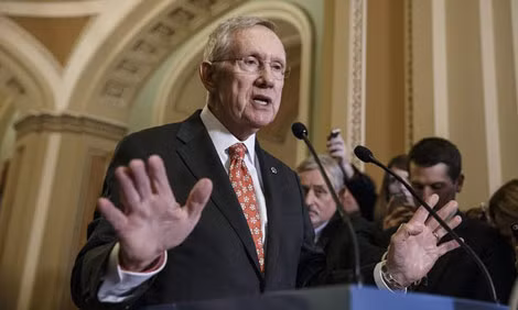 Thượng nghị sĩ Harry Reid đã yêu cầu John Brennan xin lỗi.