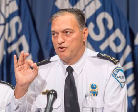 Cảnh sát trưởng Montreal Philippe Pichet.