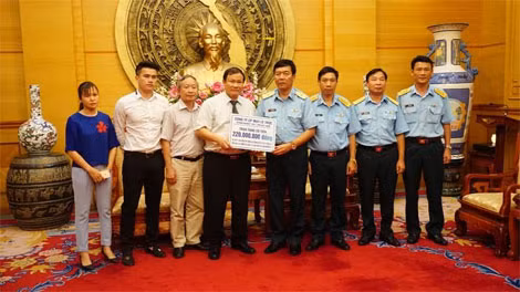 Công ty cổ phần May Lê Trực chia sẻ sự mất mát với thân nhân gia đình các phi công và Thành viên tổ bay.