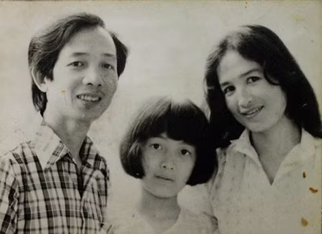 NSND Trà Giang cùng chồng và con gái.