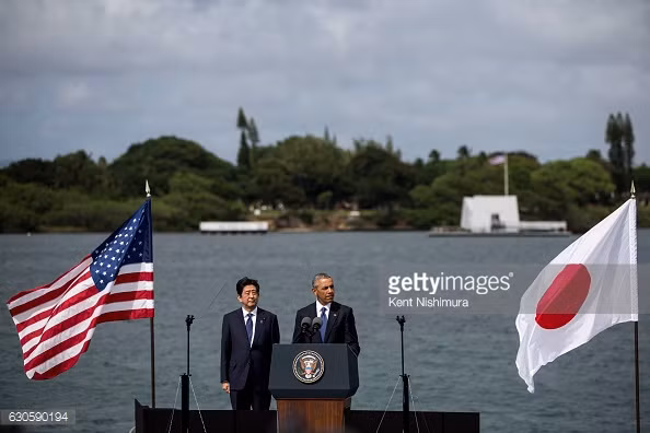 Tổng thống Obama và Thủ tướng Shinzo Abe tổ chức họp báo tại cầu cảng Kilo