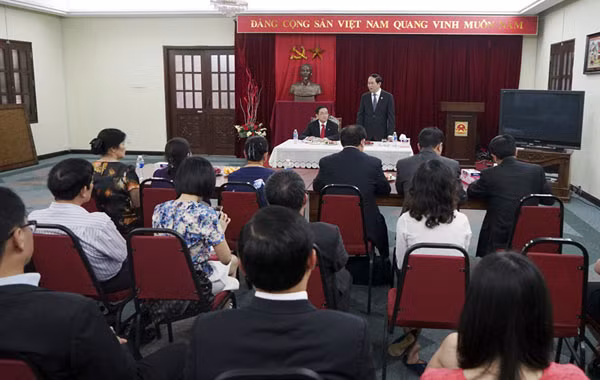 Bộ trưởng Trần Đại Quang và Đoàn đại biểu cấp cao Bộ Công an Việt Nam đến thăm Đại sứ quán Việt Nam tại Malaysia.