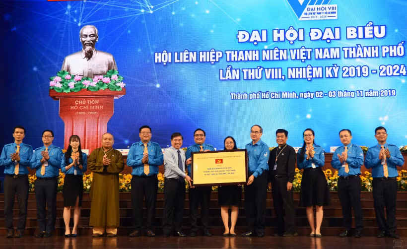 Thắp sáng tương lai cho 650 trẻ em mồ côi do dịch bệnh COVID-19 ảnh 5