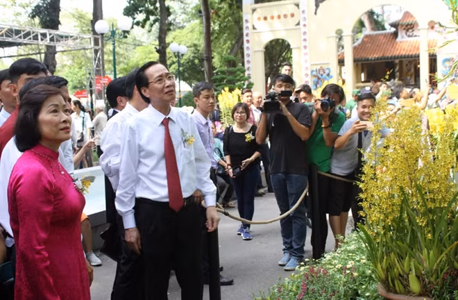 Lãnh đạo TP Hồ Chí Minh tham quan Festival hoa lan