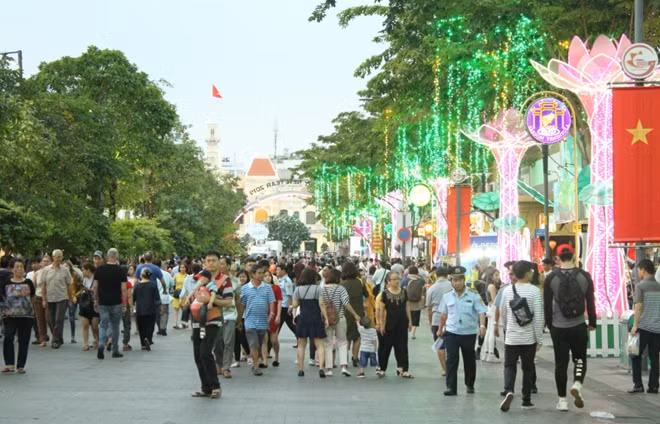 Phố đi bộ Nguyễn Huệ