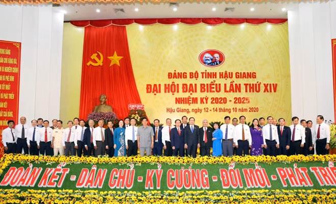 Các đại biểu tham dự đại hội.