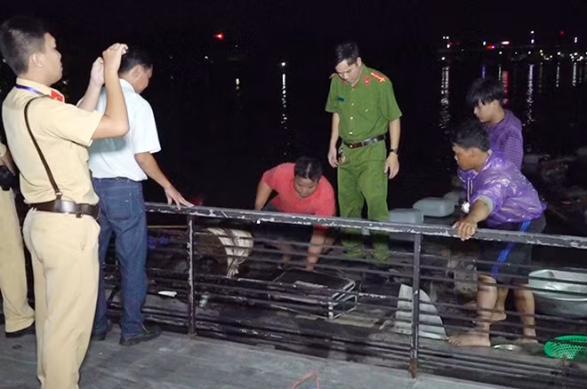 Tổ công tác lập biên bản vụ việc.