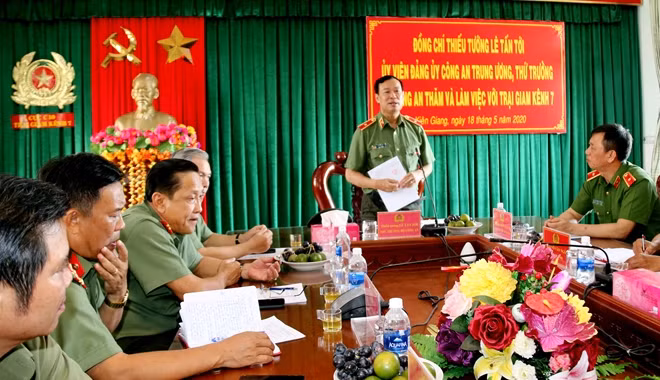 Thứ trưởng Lê Tấn Tới phát biểu chỉ đạo tại Trại giam Kênh 7.