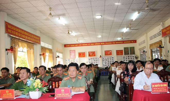 Các đại biểu tham dự Hội nghị.