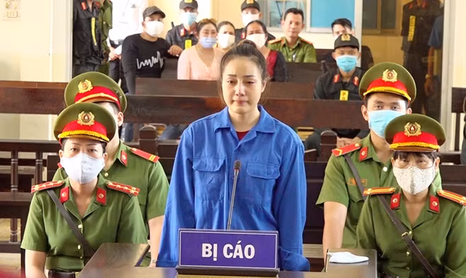 Bị cáo Ý tại tòa.