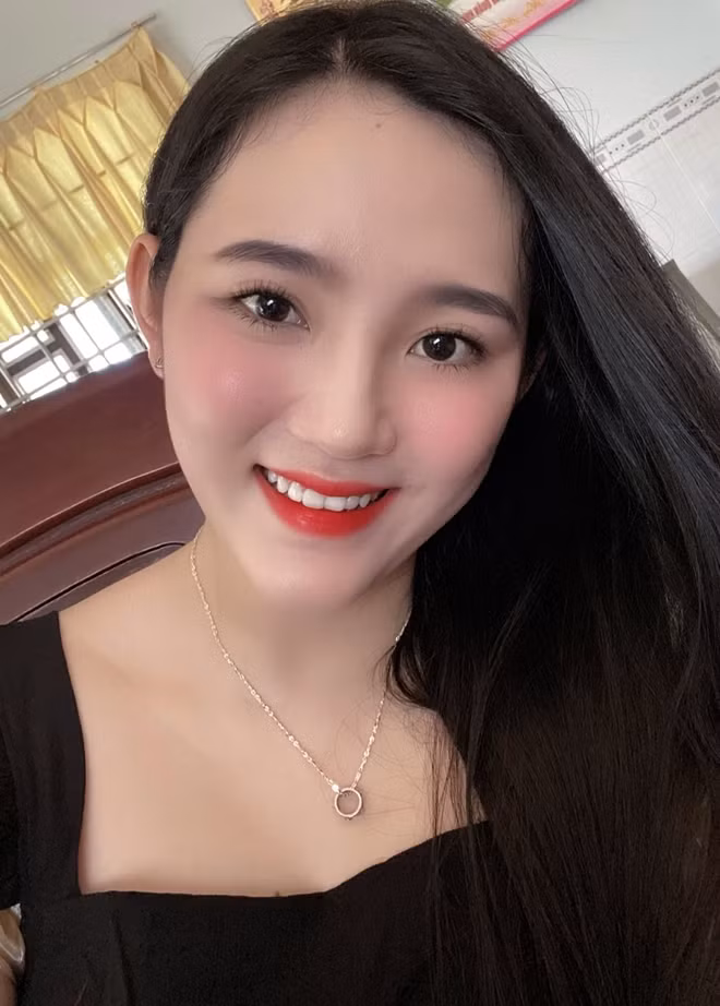 Thanh niên Lê Thị Anh Thư tự tin trước khi lên đường nhập ngũ.