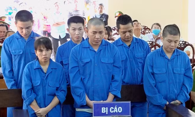 Các bị cáo tại tòa.