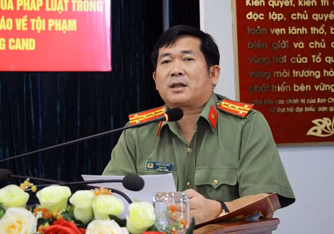 Đại tá Đinh Văn Nơi, Giám đốc Công an tỉnh An Giang phát biểu tại hội thảo.
