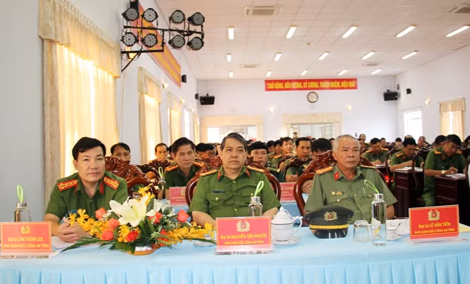 Các đại biểu tham dự Hội nghị.