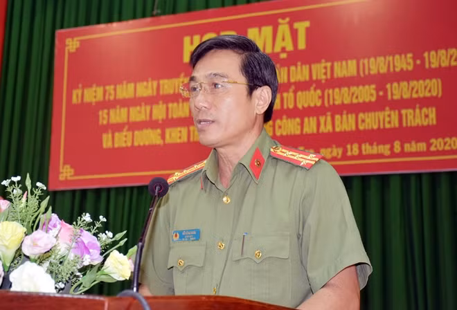 Đại tá Võ Hùng Minh, Giám đốc Công an tỉnh Bến Tre phát biểu tại buổi họp mặt.