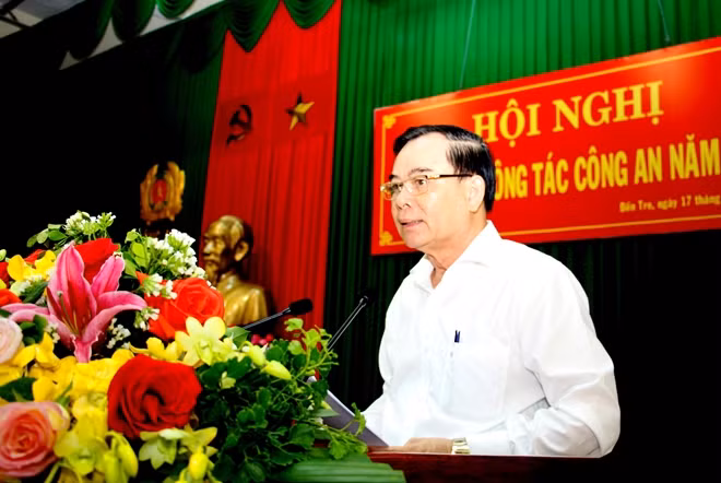 Đồng chí Trần Ngọc Tam, Phó Bí thư Tỉnh ủy, Chủ tịch UBND tỉnh Bến Tre phát biểu tại hội nghị