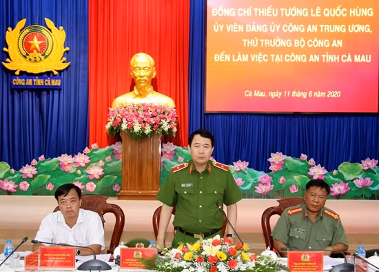 Thứ trưởng Lê Quốc Hùng làm việc với Công an Cà Mau và Trại giam Cái Tàu