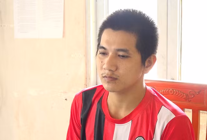 Đối tượng Long tại cơ quan Công an.