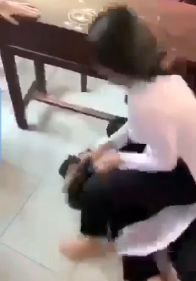 Hình ảnh được cắt từ clip.