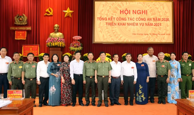Các đại biểu dự hội nghị.