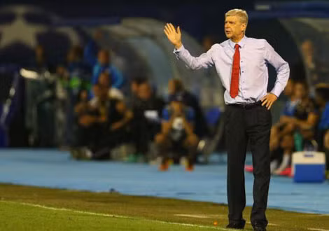 Thầy trò Wenger tan nát trên sân khách.