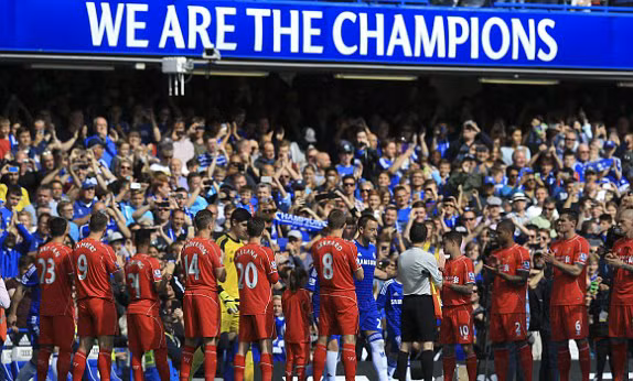 Hành động đẹp của các cầu thủ Liverpool . Hành động đẹp của các cầu thủ Liverpool .