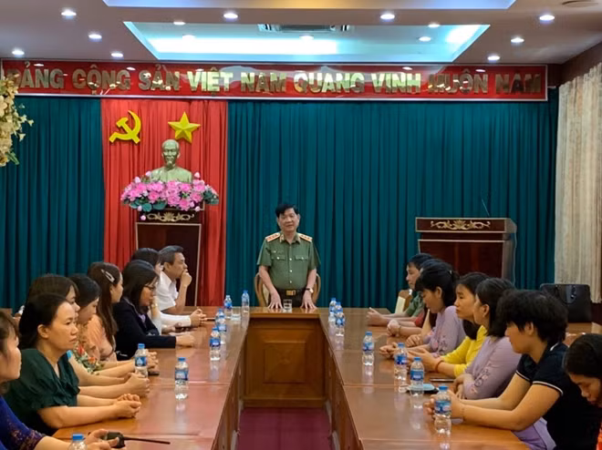 Thứ trưởng Nguyễn Văn Sơn phát biểu tại buổi gặp mặt