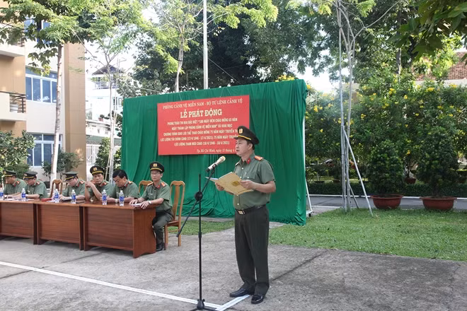 Đại tá Đỗ Xuân Mai phát biểu tại lễ phát động