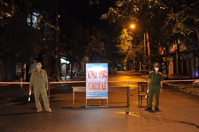 Ngoài lực lượng Công an, dân phòng còn có sự tham gia của tổ dân phố